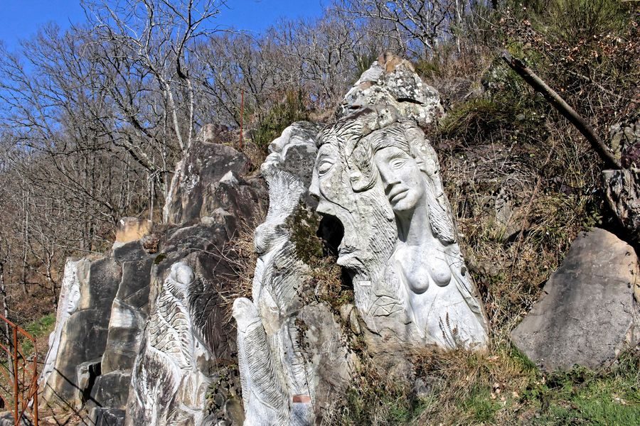 © Les rochers de Rufino, parc de sculptures - OT Combrailles