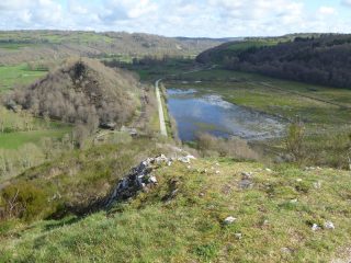 © Butte de St-Pierre-le-Chastel : vue sur le marais - mairie de St-Pierre-le-Chastel