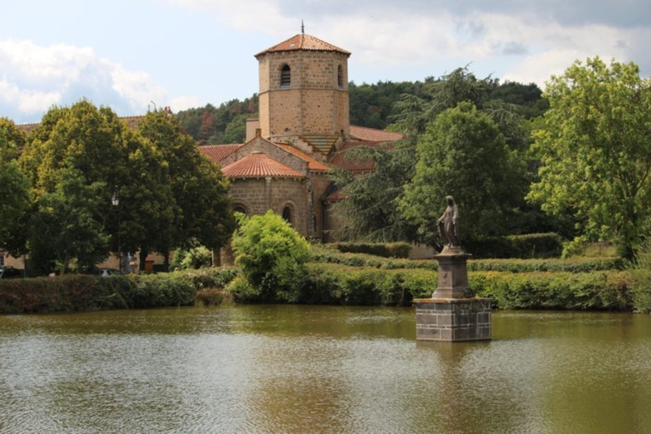 © Prieuré Saint-Hilaire-la-Croix - OT Combrailles