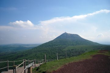 © Vue sur le puy de Dôme - CD63 / Aurélia Péronnet